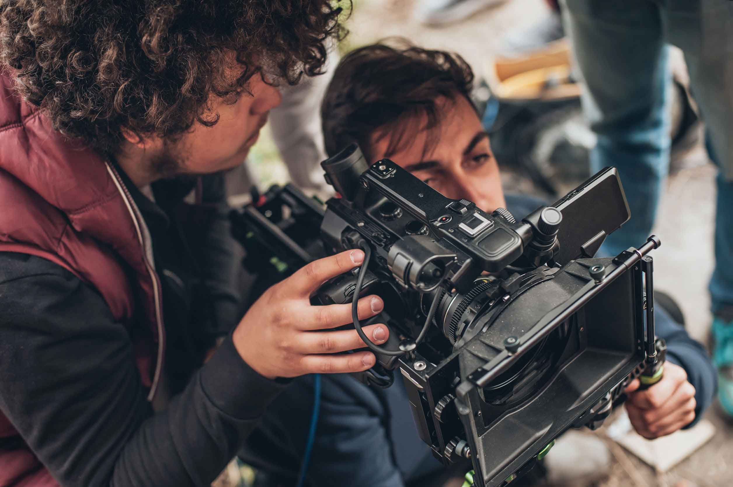 Video shot. Технологии ar съемки. Съемки Shutterstock. Помощник съёмок. Future Camera фильм.